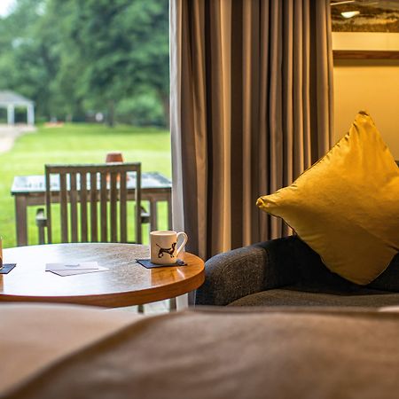 Voco Oxford Thames By Ihg Hotel Kennington  Bagian luar foto