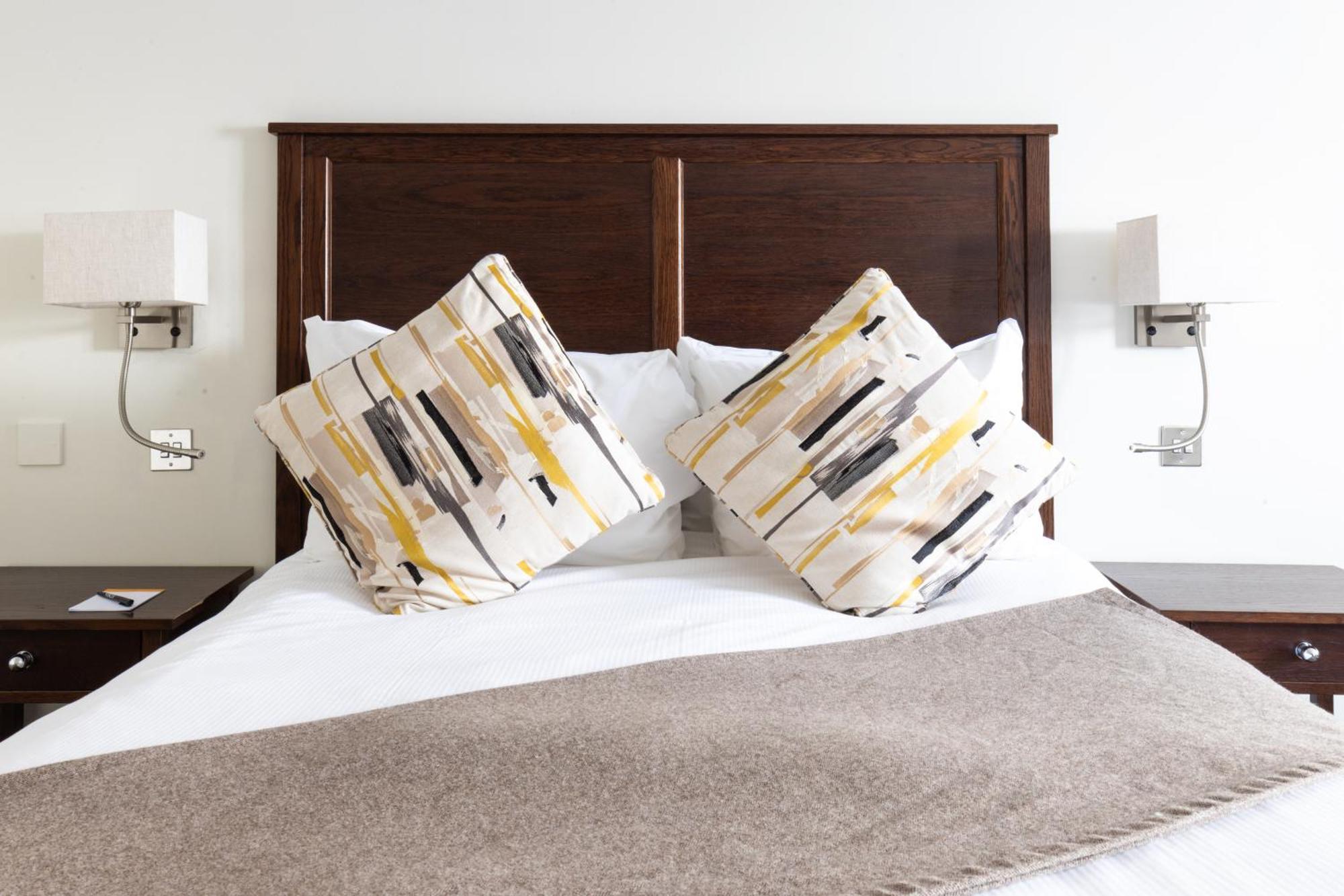 Voco Oxford Thames By Ihg Hotel Kennington  Bagian luar foto