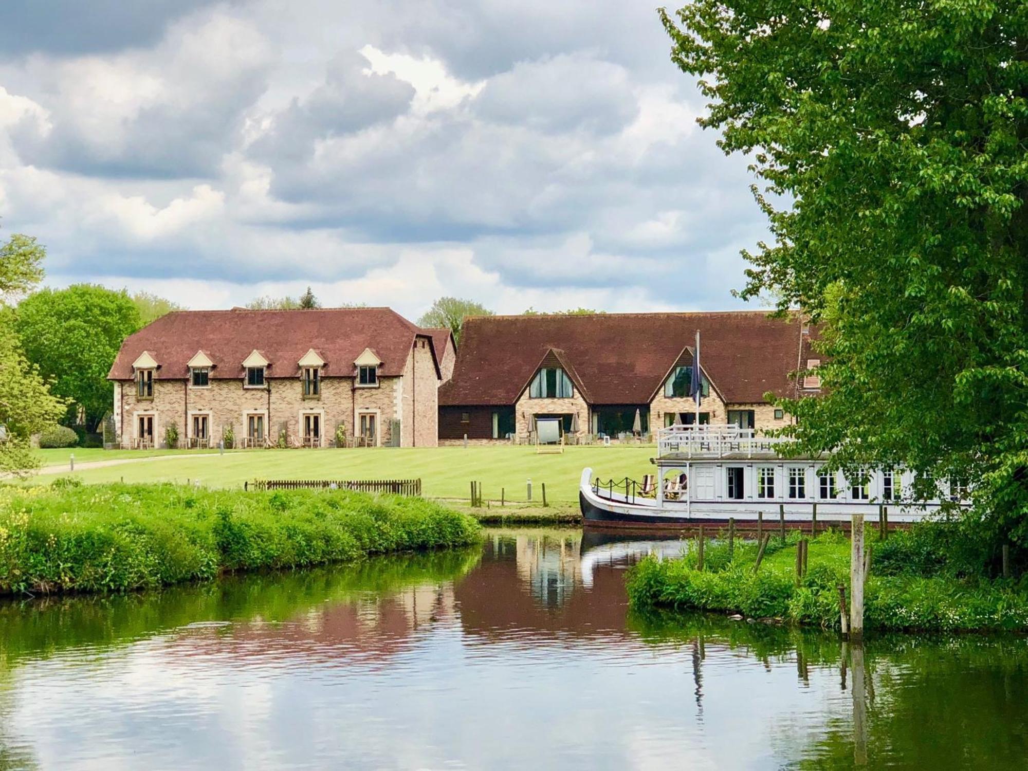 Voco Oxford Thames By Ihg Hotel Kennington  Bagian luar foto
