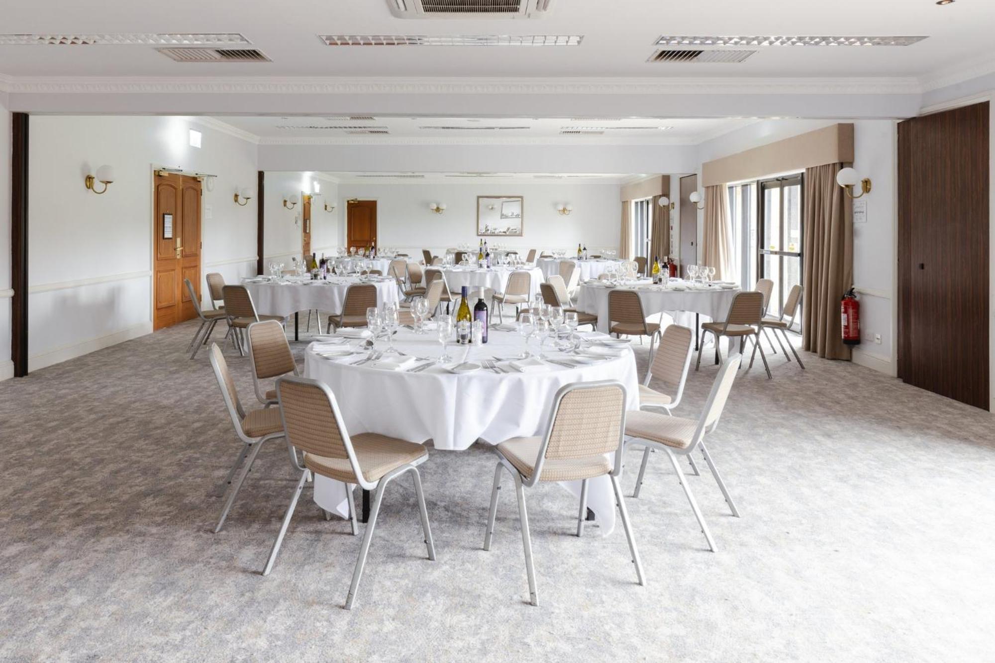 Voco Oxford Thames By Ihg Hotel Kennington  Bagian luar foto